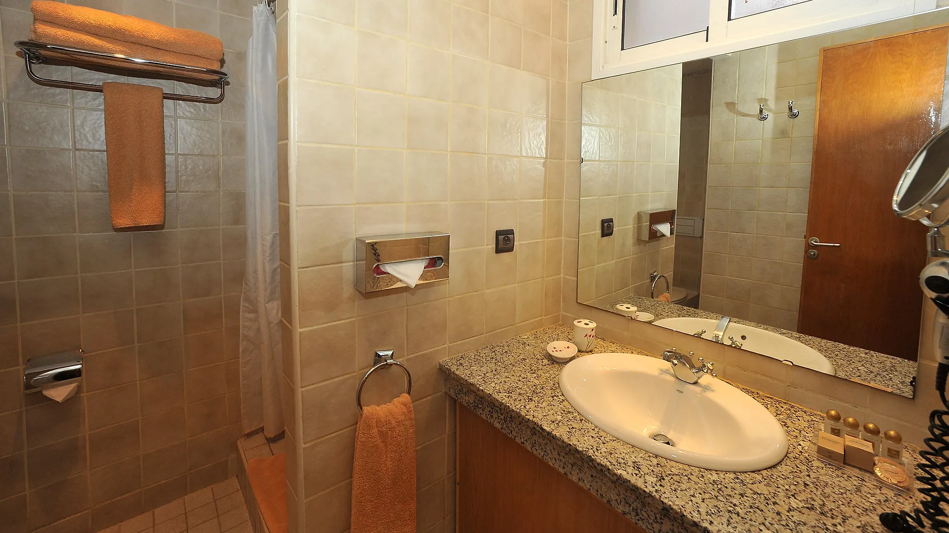 Casablanca Suites & Spa